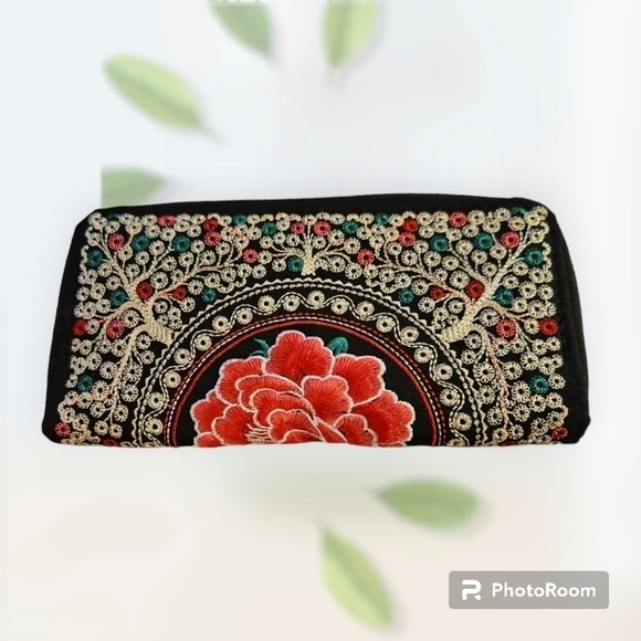 3/$30 Mexican Floral Embroidered Zipper Wallet - Picture 1 of 7